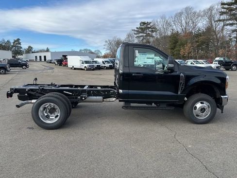 New 2026 Ford F350 XL w/ XL Chrome Package AWD/4WD image 8