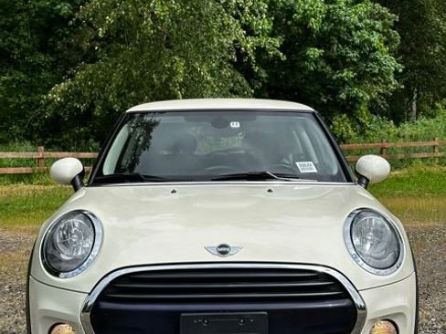 Used 2018 MINI Cooper 2-Door Hardtop FWD image 2