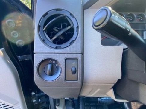 Used 2009 Ford F350 XL image 13