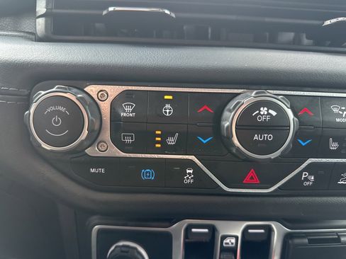 Used 2024 Jeep Wrangler Unlimited Rubicon 4xe image 20