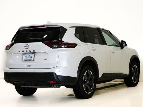 Used 2025 Nissan Rogue SV image 6
