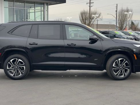 Used 2025 Buick Enclave Sport Touring image 4