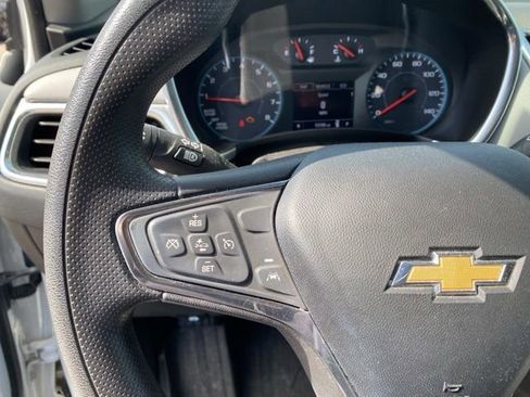 Used 2021 Chevrolet Equinox LS w/ LS Convenience Package image 19