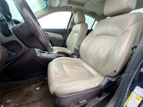 Used 2011 Chevrolet Cruze LTZ image 16