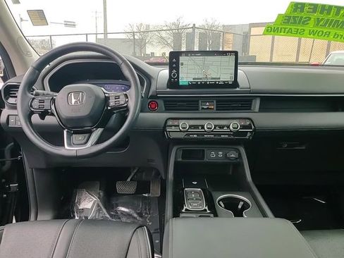 Used 2023 Honda Pilot Elite image 11