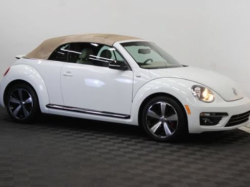 Used 2015 Volkswagen Beetle R-Line FWD image 3