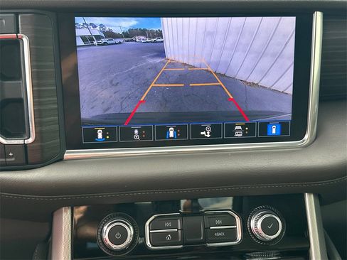 Used 2021 GMC Yukon XL Denali w/ Denali Premium Package image 32