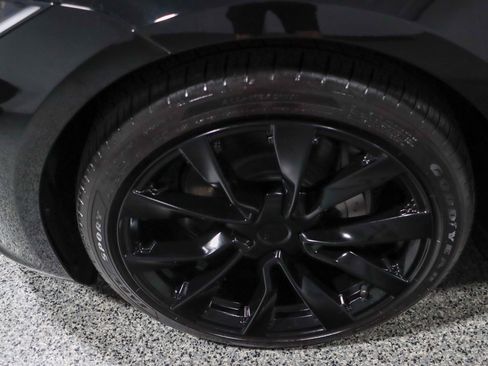 Used 2025 Tesla Model 3 Long Range image 11