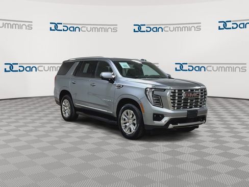 Used 2025 GMC Yukon Denali AWD/4WD image 3