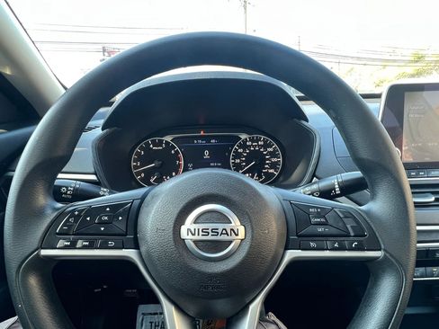 Used 2019 Nissan Altima 2.5 S FWD image 18