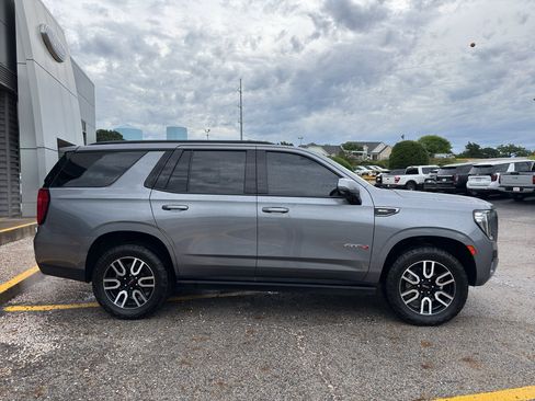 Used 2021 GMC Yukon AT4 w/ AT4 Premium Package AWD/4WD image 21