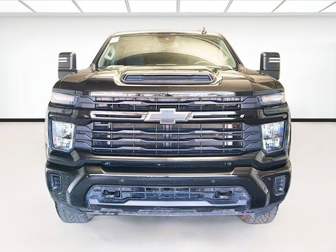 Used 2025 Chevrolet Silverado 2500 Custom w/ Custom Value Package image 2