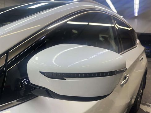 Used 2024 Nissan Murano SV image 11