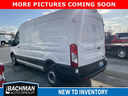 Used 2023 Ford Transit 250 Medium Roof image 4