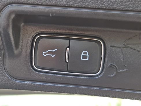 Used 2021 Ford Explorer Limited w/ Hybrid Equipment Group 310A AWD/4WD image 30