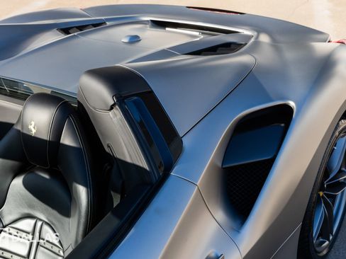 Used 2019 Ferrari 488 Spider image 7
