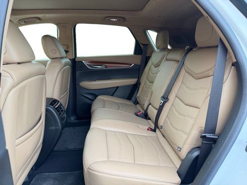 Used 2018 Cadillac XT5 Platinum AWD/4WD image 19