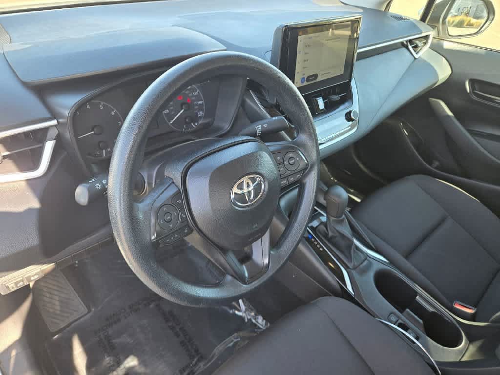 Used 2025 Toyota Corolla LE FWD image 10