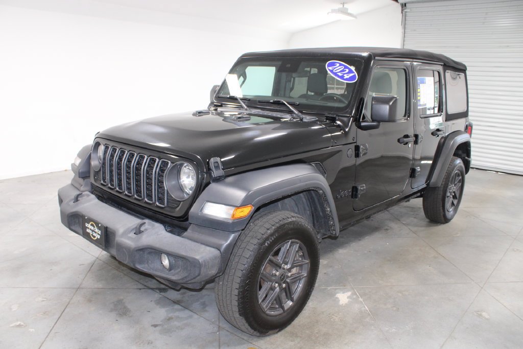 Used 2024 Jeep Wrangler Unlimited Sport AWD/4WD image 4