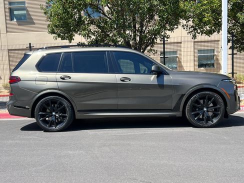 Used 2023 BMW X7 xDrive40i w/ M Sport Package AWD/4WD image 7