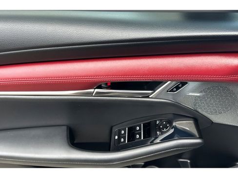 Used 2021 MAZDA MAZDA3 Hatchback w/Premium Plus Pkg image 12