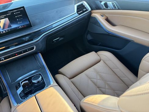 Used 2025 BMW X5 sDrive40i w/ M Sport Package RWD image 17