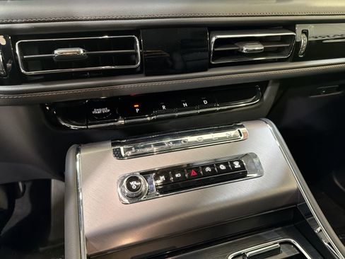 New 2026 Lincoln Aviator AWD image 21