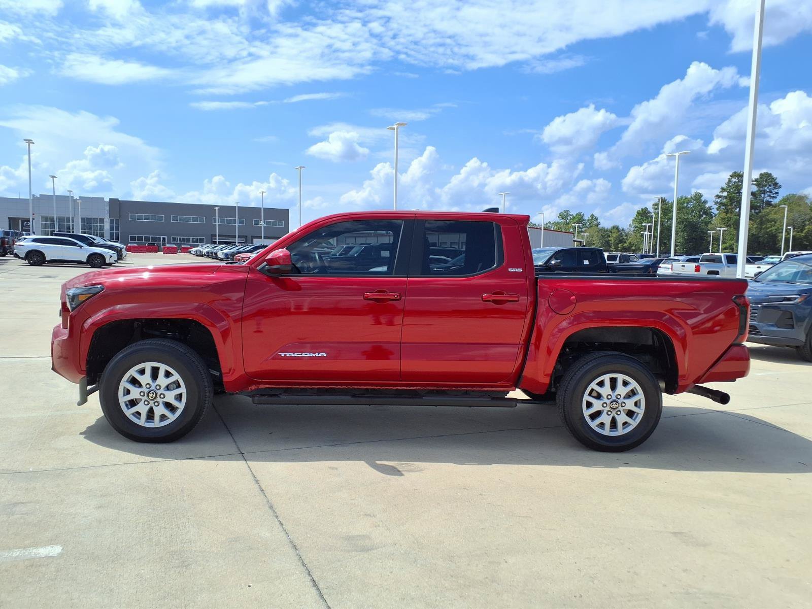 Certified 2025 Toyota Tacoma SR5 w/ SR5 Upgrade Package AWD/4WD image 8