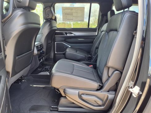 New 2026 Jeep Grand Wagoneer L Limited AWD/4WD image 7