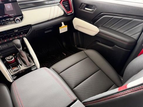 New 2026 GMC Canyon AT4X AWD/4WD image 15