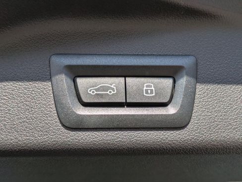 Used 2025 BMW X5 xDrive40i image 15