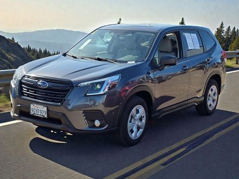 Certified 2023 Subaru Forester Base image 3