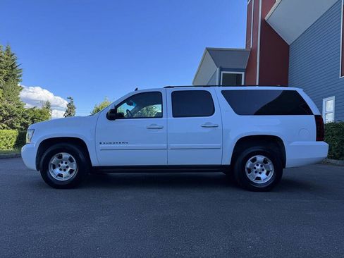 Used 2007 Chevrolet Suburban LT RWD image 5