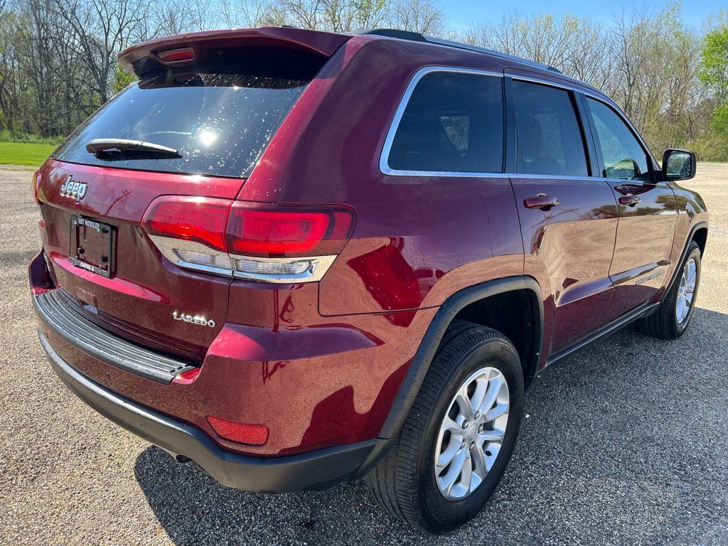 Used 2021 Jeep Grand Cherokee Laredo AWD/4WD image 5
