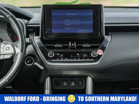 Used 2023 Toyota Corolla Cross XLE w/ Convenience Package image 24