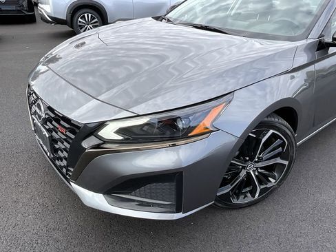 Used 2023 Nissan Altima 2.5 SR image 21