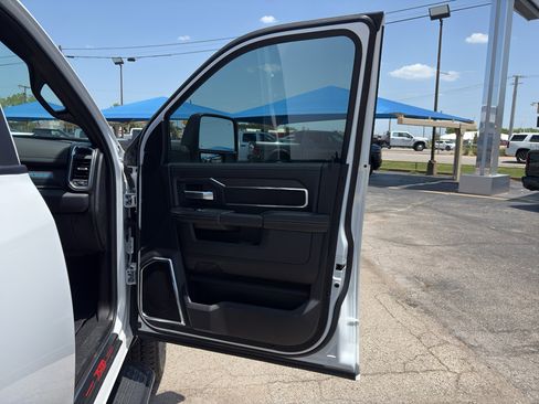 Used 2025 RAM 2500 Laramie w/ Night Edition AWD/4WD image 15