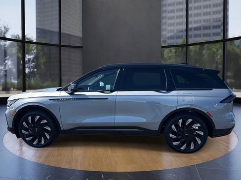 Used 2025 Lincoln Nautilus Reserve w/ Jet Appearance Package image 5