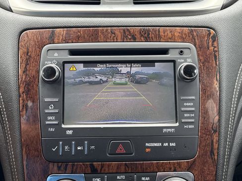 Used 2014 Chevrolet Traverse LT FWD image 27
