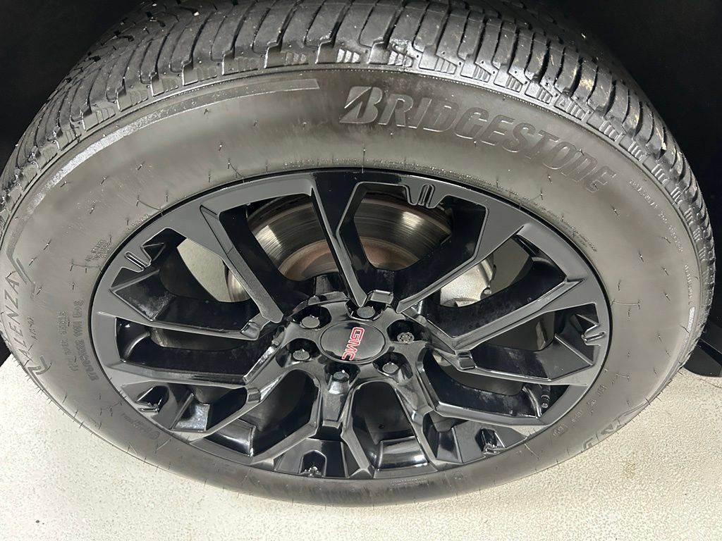 Used 2023 GMC Yukon Denali w/ LPO, Floor Liner Package AWD/4WD image 8