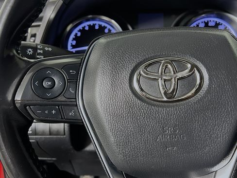 Used 2019 Toyota Camry SE image 19