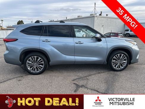 Used 2021 Toyota Highlander Platinum image 8
