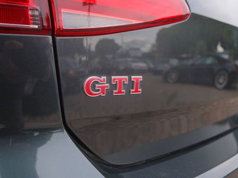 Used 2017 Volkswagen GTI Sport image 42