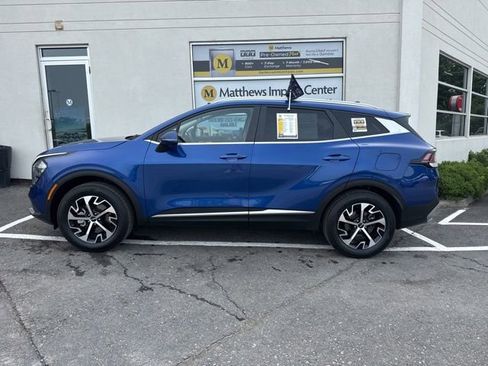 Certified 2023 Kia Sportage EX AWD/4WD image 2