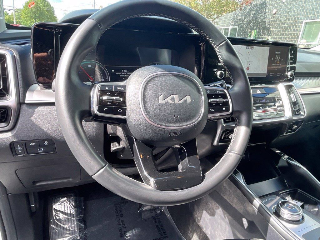 Used 2023 Kia Sorento EX AWD/4WD image 12