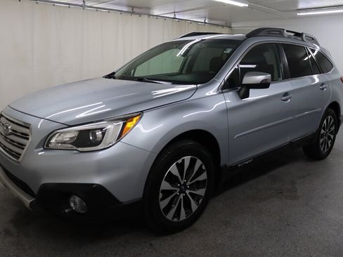 Used 2016 Subaru Outback 2.5i Limited AWD/4WD image 3