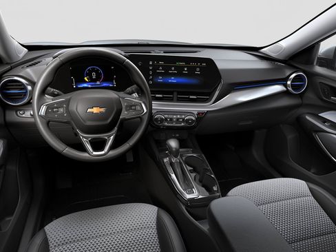 New 2026 Chevrolet Trax LT w/ LT Convenience Package FWD image 5