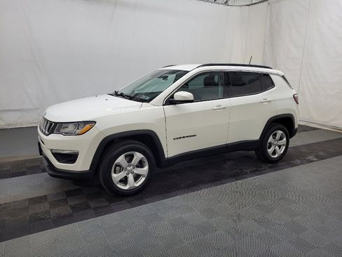 Used 2020 Jeep Compass Latitude w/ Popular Equipment Group AWD/4WD image 2