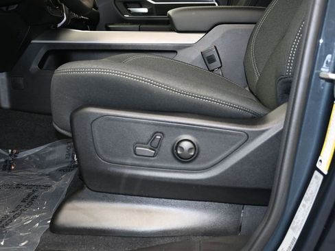 New 2026 RAM 1500 4x4 Crew Cab image 20