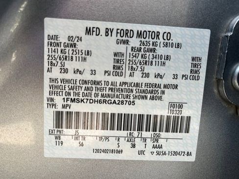 Used 2024 Ford Explorer XLT w/ Equipment Group 202A image 12